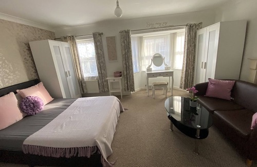 Wellingborough House | Wilce House - 4 Bedroom House in Wellingborough