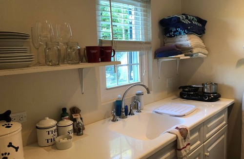 Paget House | Wild Bird, Paget - Pool, Twizy charger, Kitchenette - non smoking property