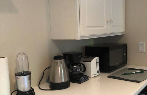 Paget House | Wild Bird, Paget - Pool, Twizy charger, Kitchenette - non smoking property
