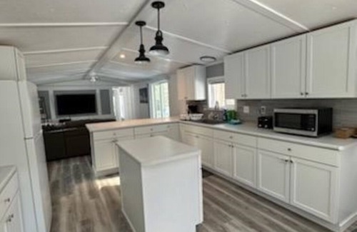Wild Rose House | Wild Rose Retreat - Hot tub and Lake Access