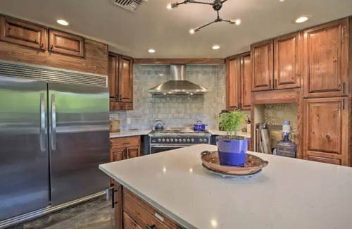 Gardiner House | Wildflower Lotus Farm a Luxurious 5bd Home w/Pool, Firepit and more