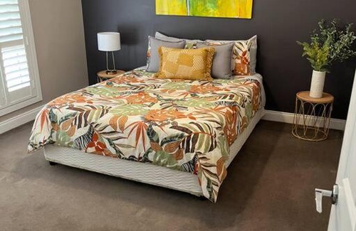 Ballarat East Apartment | Wildlife Park at your door!