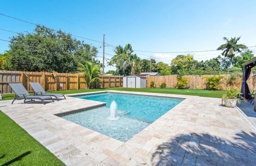 Parkside House | Wileys Paradise Three Bedroom Two Bath plus Office and Heated Pool