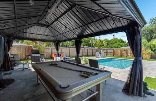 Parkside House | Wileys Paradise Three Bedroom Two Bath plus Office and Heated Pool