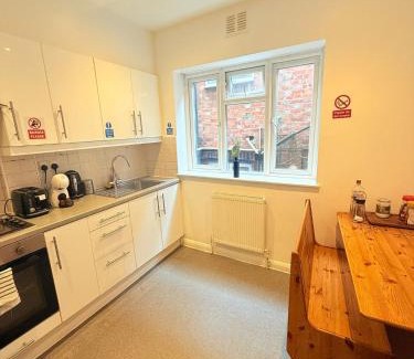 Mapesbury House | Willesden Green ROOMS