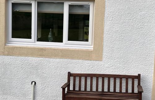 Newbridge House | Williamsfield Cottage