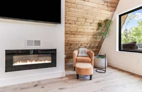 New Iberia Apartment | Willow A-Frame