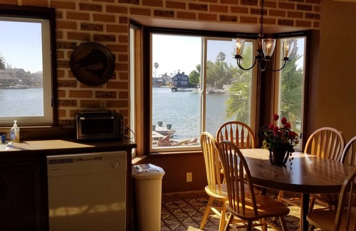 Discovery Bay House | Willow Lake Waterfront 3 Bedroom house with AC & WiFi in gorgeous Discovery Bay