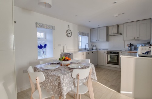 Littlebredy Cottage | WILLOWBROOK COTTAGE, pet friendly, with a garden in Litton Cheney