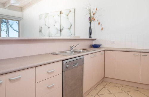 Denhams Beach Apartment | Windarra on Denhams Unit Two