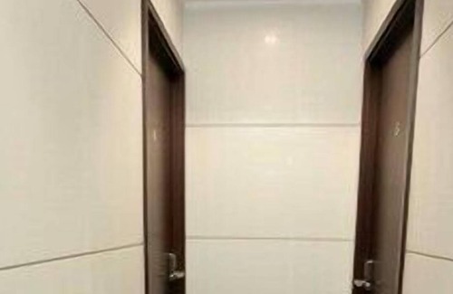Mong Kok Apartment | Window Room near Mong Kok MTR-Y4