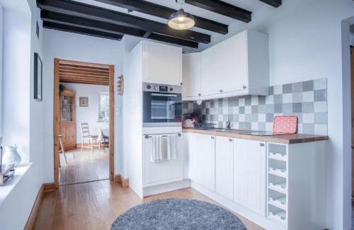 Crynant House | Windy Walls - 3 Bedroom Holiday Home - Rhossili
