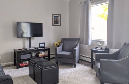 Clifton Apartment | Wine Country Cottage! Easy access to wineries, hiking, biking - pet friendly!