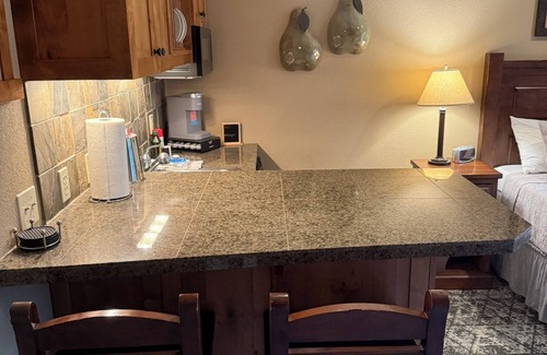 Kellogg Condo | Wine 🍇Resort Room *Snow * Mtn Bike * Hiawatha *
