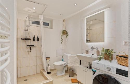 Edenkoben Apartment | WINETIME - Apartment Edenkoben - für bis zu 3 Personen - gemütlich an der südlichen Weinstraße zwischen Landau und Neustadt - nähe Villa Ludwigshöhe - Rietburg