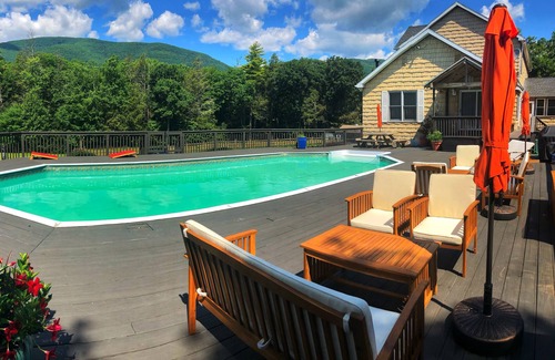 Saugerties Apartment | Winter Farm Escape: Animals, Sauna & Mountain View