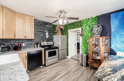 Weinland Park House | Winterfell Barcade - OSU Home in Weinland Park/Short North