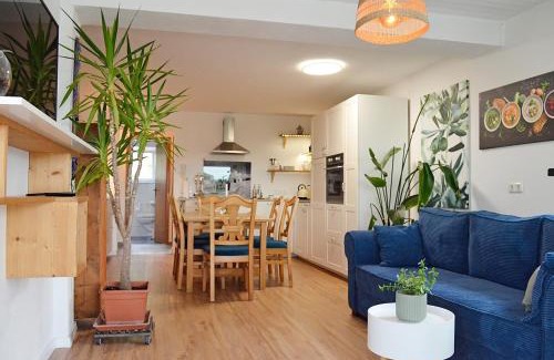 Jettingen-Scheppach Apartment | Wintergarten Wohnung mit Feldblick