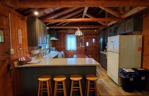Rowleys Bay Cabin | Wismar Cabin Waterfront with Private Beach
