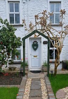 Trecynon House | Wisteria Cottage an authentic and enchanting 2 bedroom cottage experience