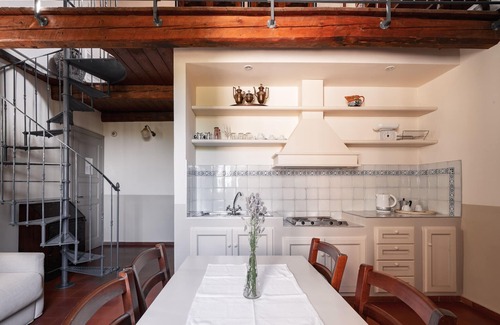 Santa Veneranda Apartment | With loft, in a historic farmhouse in the hills with pool