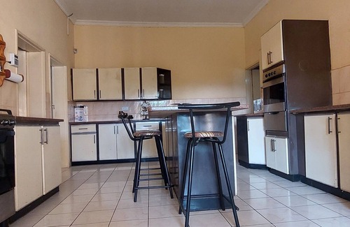 Harare East House | Wits-End Self Catering Accommodation, full kitchen, free WIFI for family & group