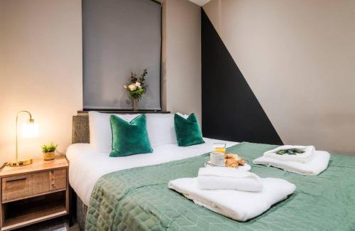 Forest Fields Apartment | Wiverton Apt #2 - Central Location - Free Parking, Fast WiFi and Smart TV by Yoko Property