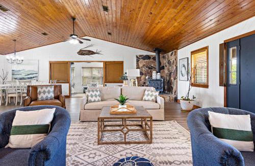 Elberta House | Wolf Bay House