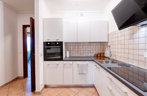 San Benedetto di Lugana Apartment | Wolf House - Peschiera Holiday (Private Jacuzzi)