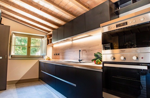 Passignano sul Trasimeno House | Wonderful private villa with A/C, private pool, WIFI, TV, patio, pets allowed and parking