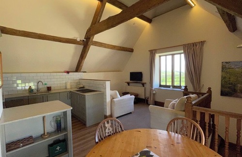 Kingston House | Wonderful 2 Bedroom Barn conversion in stunning setting with outstanding views