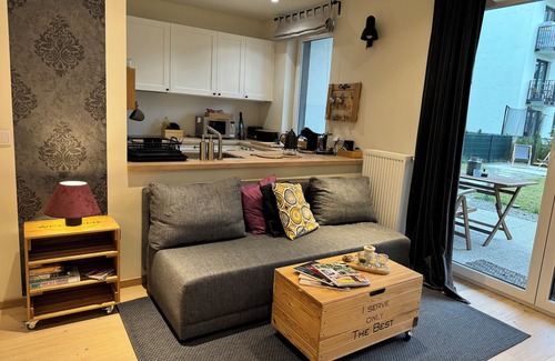 Warsaw Apartment | Wonderful 50 sqm apartment in Warszawa with terrace, garden and free parking