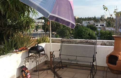 Las Gaviotas Condo | Wonderful bungalow in private tennis club located a block from Malecon and beach