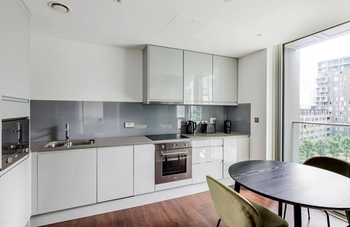 Canary Wharf Apartment | Wonderful Canary Wharf 1BR w/Balcony, Doorman & Elev, by Blueground