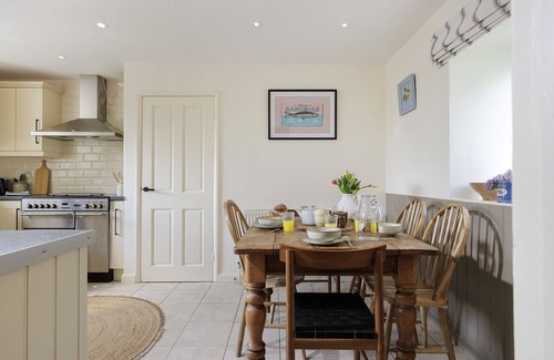 Hook Norton Cottage | Wonderful dog friendly countryside retreat -Coleman's Elm