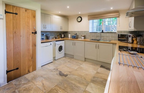Haverfordwest Cottage | Wonderful holiday cottage, peaceful location with indoor heated swimming pool