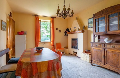 Vigliano d'Asti House | Wonderful private villa for 6 guests with terrace, pets allowed and parking