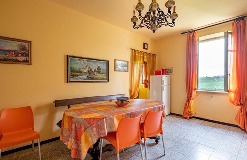 Vigliano d'Asti House | Wonderful private villa for 6 guests with terrace, pets allowed and parking