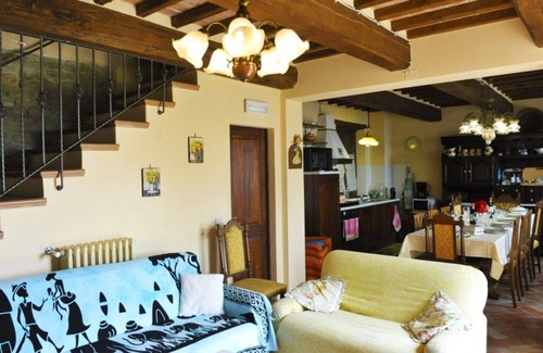 Pieve di Chio Villa | Wonderful private villa for 5 people with WIFI, private pool, TV, terrace, pets allowed and park.