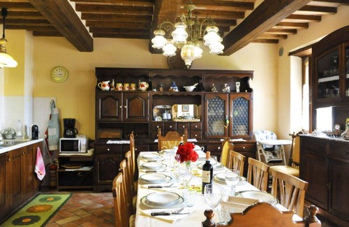 Pieve di Chio Villa | Wonderful private villa for 5 people with WIFI, private pool, TV, terrace, pets allowed and park.