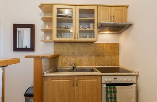 Balatonalmadi House | Wonderful private villa for 9 people with WIFI, TV, patio, pets allowed and parking