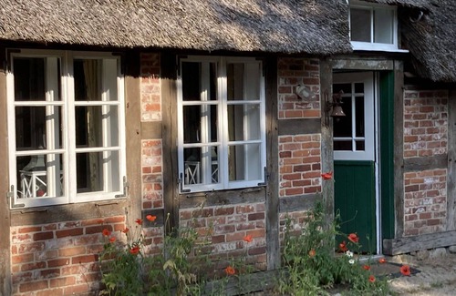 Sandbostel House | Wonderful private villa for 6 people with WIFI, pets allowed and parking
