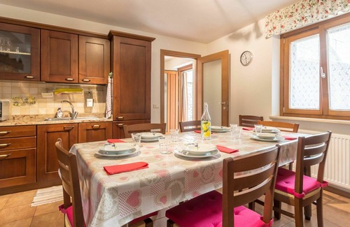 San Leonardo House | Wonderful private villa for 8 guests with WIFI, TV, patio and parking