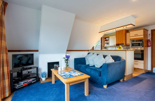 South Laggan House | Wonderful private villa with WIFI, TV, terrace, pets allowed, panoramic view and parking