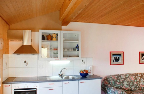 Vairano House | Wonderful private villa for 4 people with WIFI, TV, patio, pets allowed, panoramic view and park.