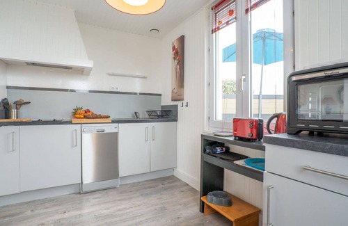 Cleder House | Wonderful private villa for 2 people with WIFI, TV, pets allowed and parking