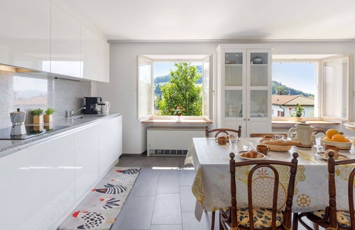 Novaggio House | Wonderful private villa for 6 guests with TV, patio and parking