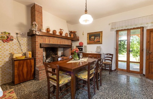 Scansano House | Wonderful private villa with hot tub, WIFI, TV, terrace, pets allowed, panoramic view and parking