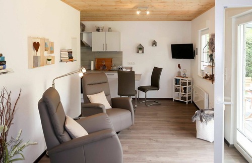 Kirburg House | Wonderful private villa for 2 guests with TV, terrace and parking