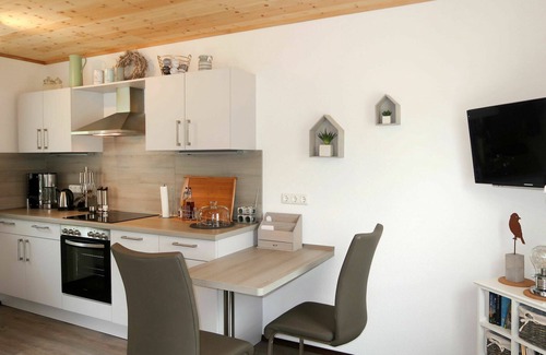 Kirburg House | Wonderful private villa for 2 guests with TV, terrace and parking